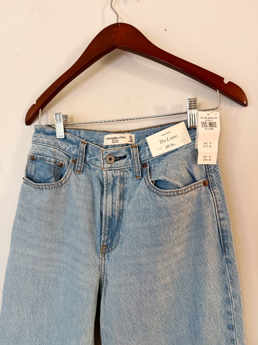 NWT Abercrombie The Loose High Rise Jeans 25 Long